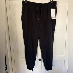 Lululemon On The Fly Jogger